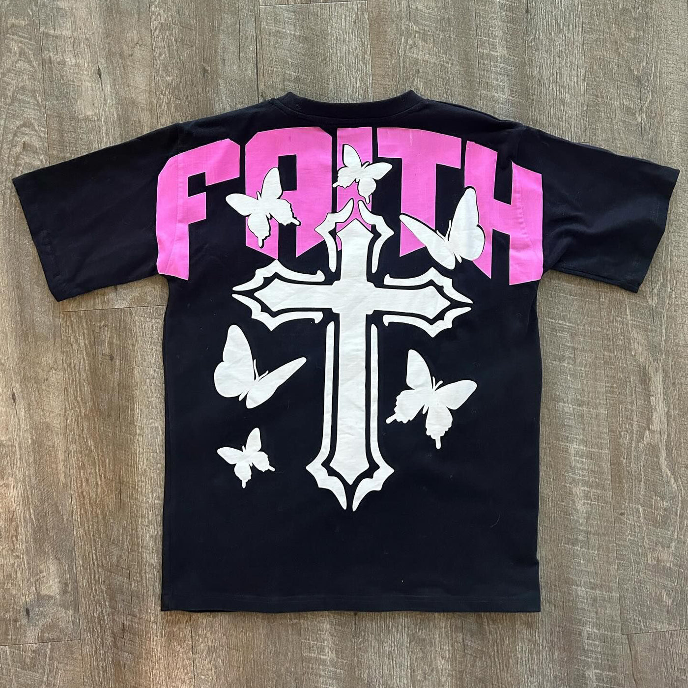 FAITH CROSS T-SHIRT - Damstreetwear